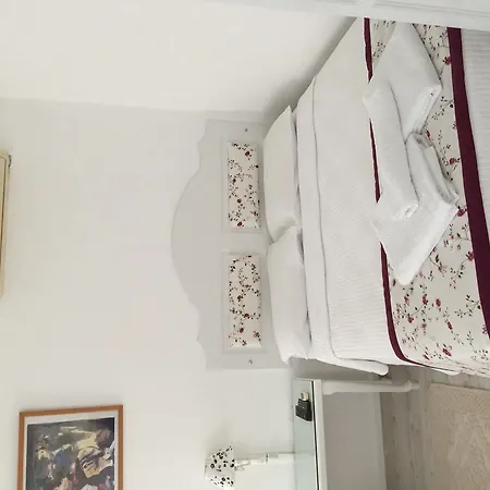 Oda ve Kahvaltı Pasha